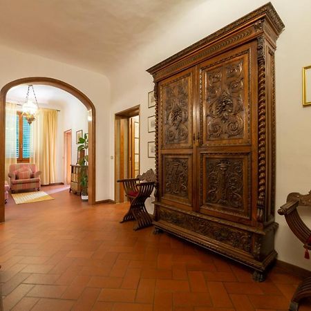110 Sqm Apartment 6 Sleeps In Santa Croce Firenze Bagian luar foto
