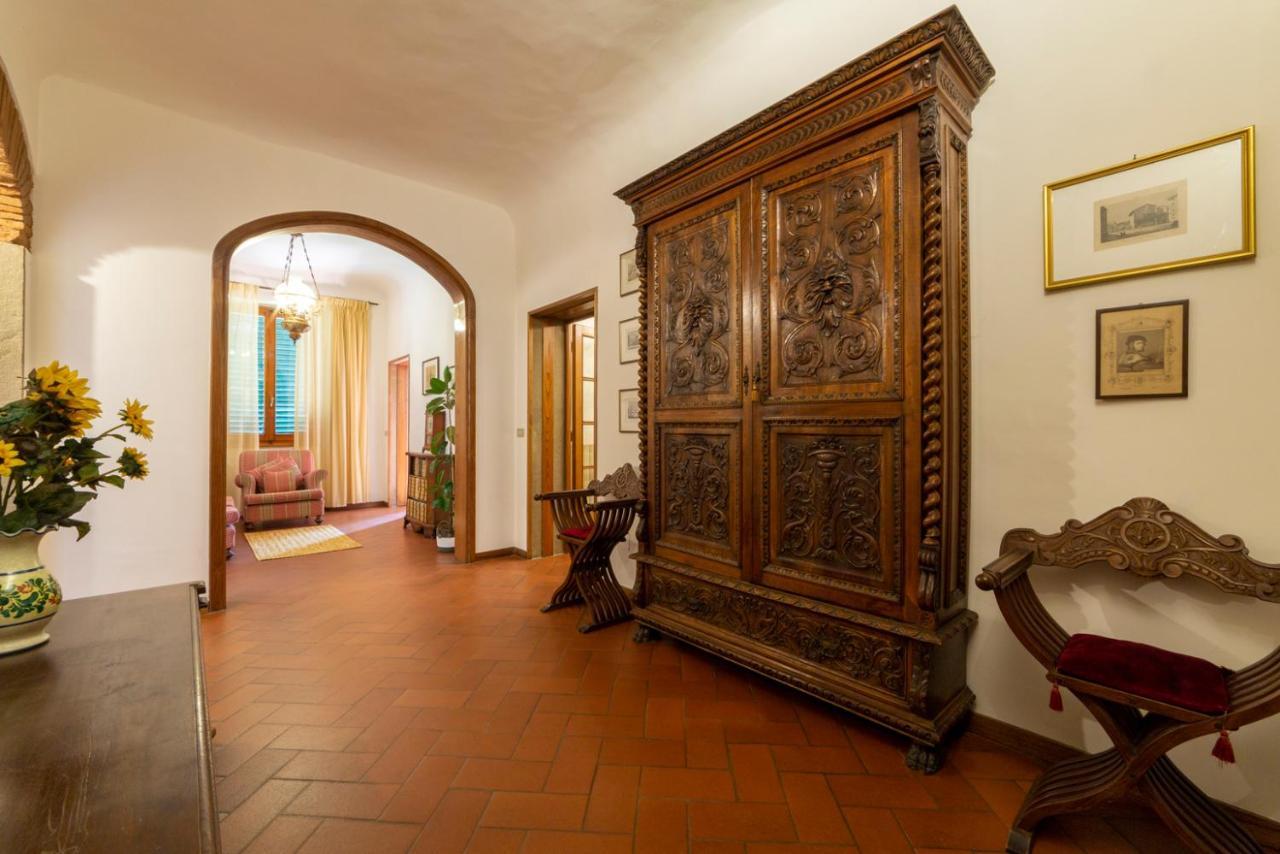 110 Sqm Apartment 6 Sleeps In Santa Croce Firenze Bagian luar foto