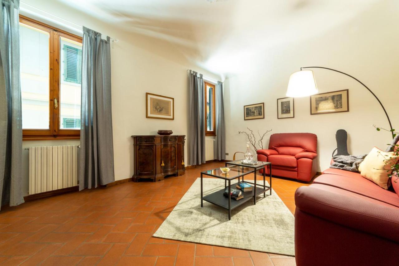 110 Sqm Apartment 6 Sleeps In Santa Croce Firenze Bagian luar foto